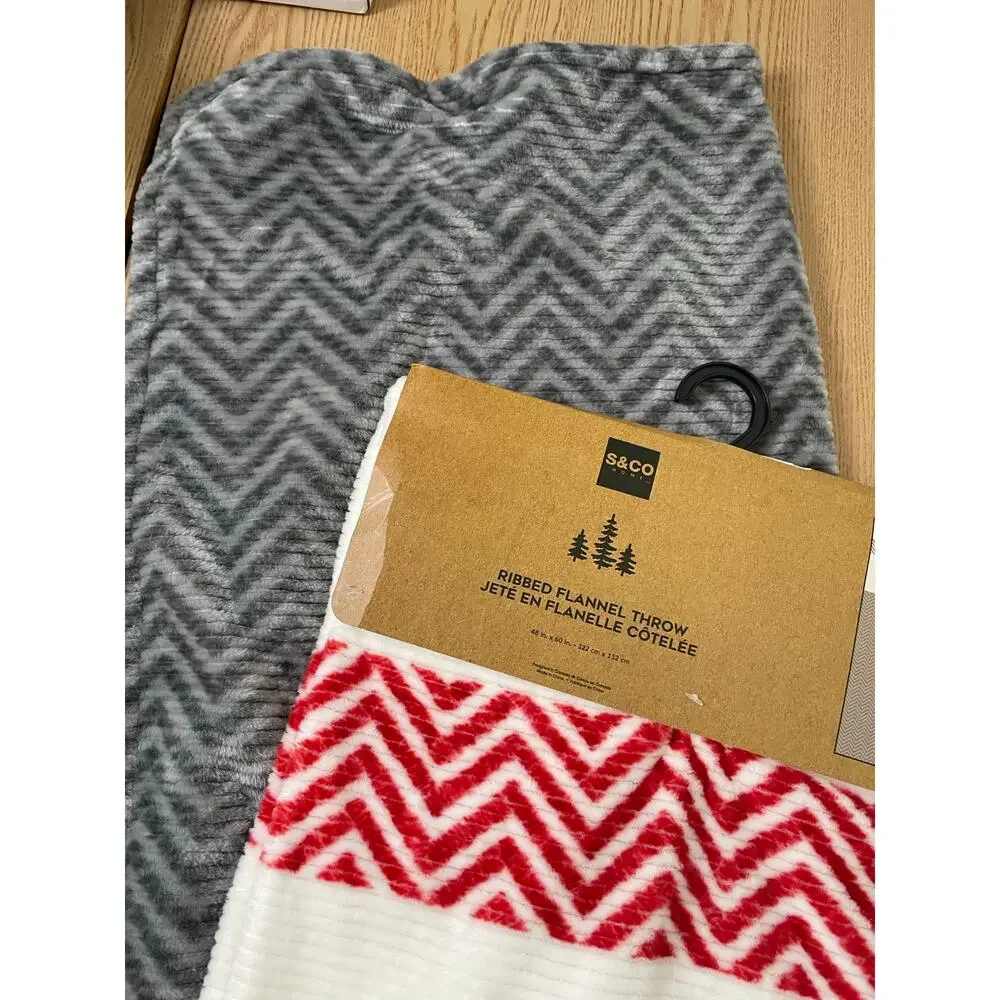 New Ribbed Flannel Fleece Throw Red White and Gray size 48”x60” Super Soft